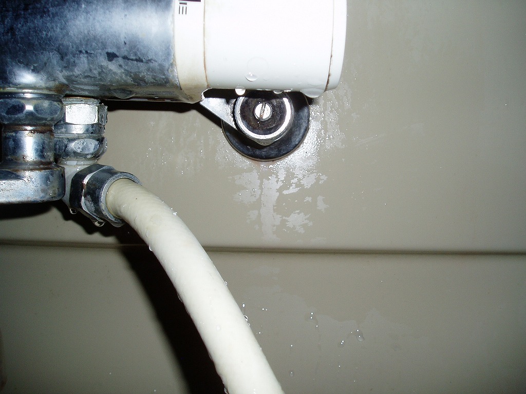 シャワーバス水栓からの水漏れ